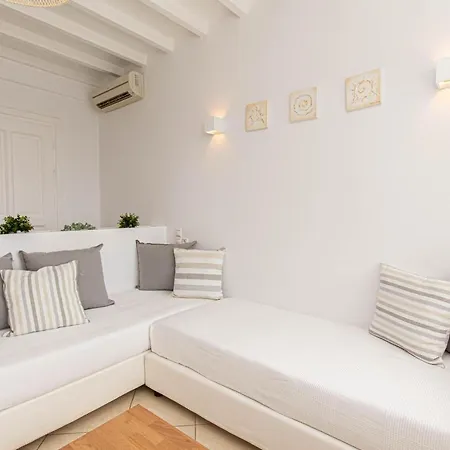 アパートホテル Overview Mykonos 4*