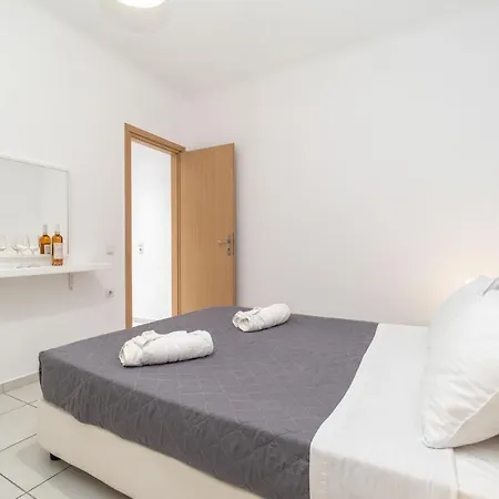 アパートホテル Overview Mykonos 4*